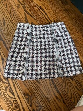 NWOT Veronica Beard White Multi Tweed Mini Skirt with Button Detail size 2